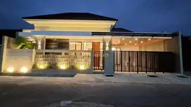 RUMAH MODERN CANTIK DI WIDODOMARTANI NGEMPLAK SLEMAN SHM