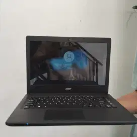 LAPTOP ACER ASPIRANT ES1-421 AMD E1-6010 RAM4GB/SSD128GB,KONDISI MULUS