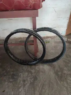 Velg vrosi hitam doff