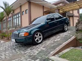 Mercedes-Benz / Mercy W202 C200 1996 Bensin M/T