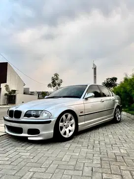 BMW E46 323i 2000