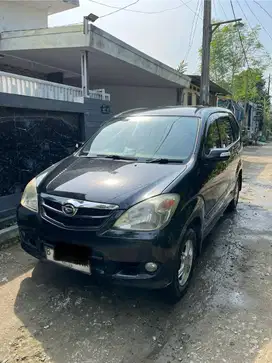 Mobil Xenia Li 2010