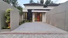 RUMAH SIAP HUNI MODERN TANAH LUAS, 18 MENIT KE UGM  SHM