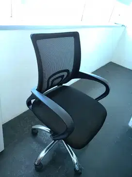 Informa G Zaki Kursi Kantor Sandaran Rendah - Hitam