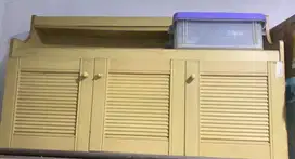 Lemari dinding gantung 3 pintu