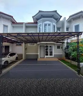Rumah siap huni, renovasi, 2 Lt, Utara, di Cluster Delatinos BSD City