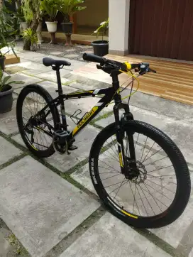 Sepeda MTB Polygon Monarch 5 ring 26 alloy bekas