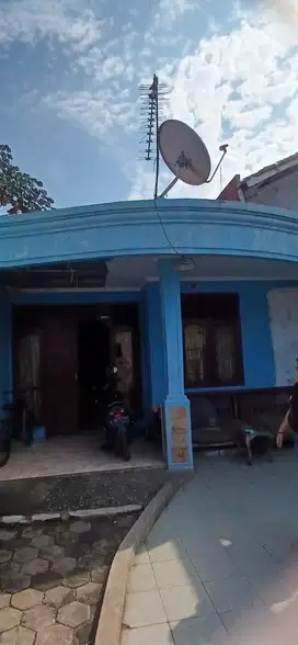 Jual cepat rumah dekat jalan raya di Ciracas Jakarta Timur