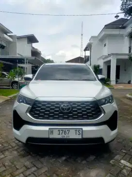 Toyota Innova Zenix 2.0 V matic 2023