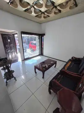 Disewakan Rumah di Lingkungan Nyaman dan Strategis di Turangga Bandung