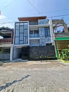 RUMAH SOLO BARU DR OEN BAKI GROGOL MANANG GENTAN PAKUWON MALL