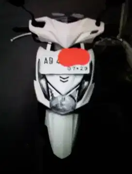Beat th2014 AD skh pjk gris msh ada srt lgkp msn bdy bagus smua normal