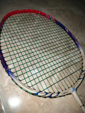 Raket badminton