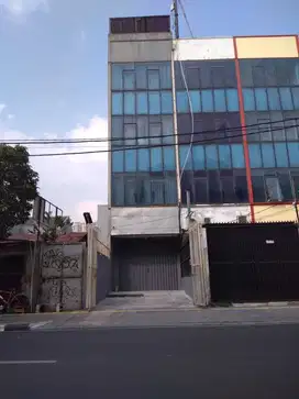 Ruko 4lt pinggir jalan raya tanjung duren
