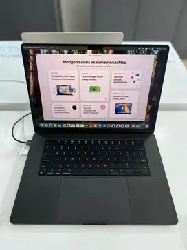 MACBOOK PRO (16”) M4 Pro atau M4 Max