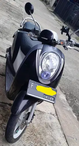 Dijual Cepat Honda Scoopy 2011 Hitam - Mesin Sehat - Harga Terjangkau