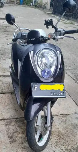 Dijual Cepat Honda Scoopy 2011 Hitam - Mesin Pln Sehat aman
