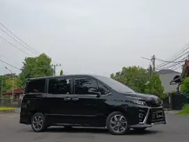 [TDP:20jt] Toyota Voxy 2.0cc 2020 Automatic Hitam Surabaya
