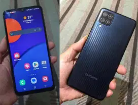 SAMSUNG Galaxy M12