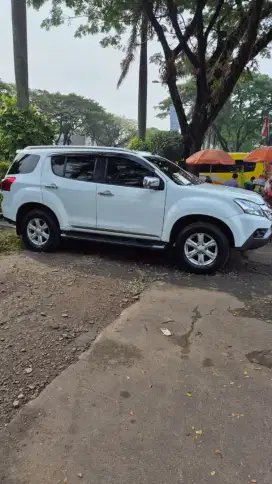 Isuzu MUX 4X2 At