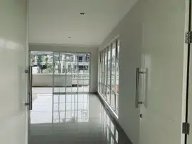 Dijual Cepat Rumah View Danau di Podomoro Park