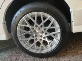 Rotiform blq R18
Innova Zenix