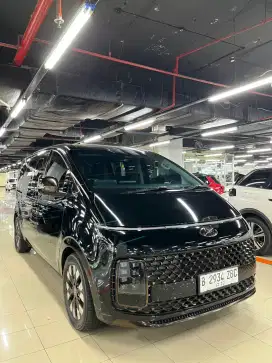 Hyundai Staria Thn 2021 Signature Low KM