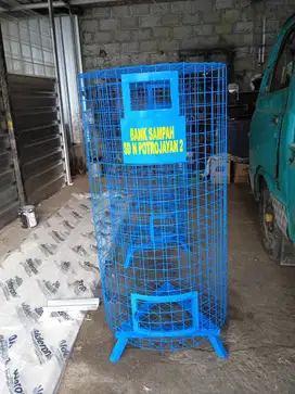 tempat sampah botol plastik