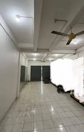 DIJUAL/DISEWA Ruko Gandeng TAMAN ROYAL 1 CIPONDOH TANGERANG
