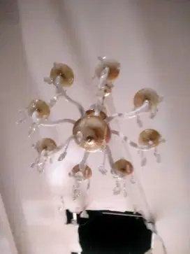 Lampu hias gantung.