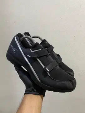 Sneakers pria rebook size 44 original