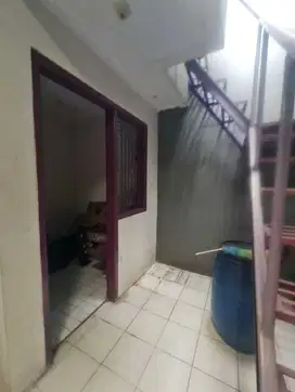 Rumah dijual cepat 1.5 lantai Bundaran depan Citra raya Cikupa Tangera