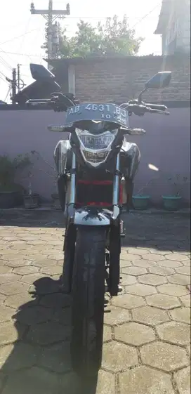 cb 150-R streetfire 2015 mulus jarang dipakai km 25000 saja