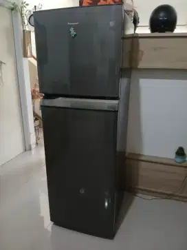 Kulkas bagus 2 pintu