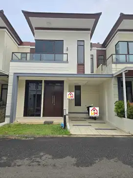 DISEWAKAN RUMAH LAVON 1 CLUSTER GRANDURA. SIAP HUNI TERMURAH !