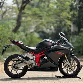 HONDA CBR 250RR NON ABS HITAM 2018 KM 12K PAJAK PANJANG LIKE NEW