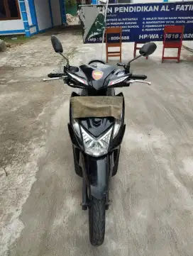 Dijual honda beat 2015