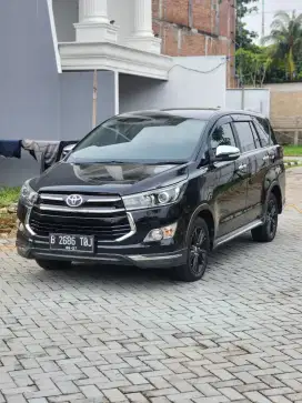 Innova Venturer 2.4 AT diesel 2017 full ori
