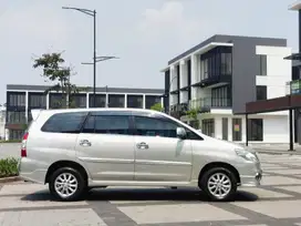 Innova v matic luxury 2014 murah