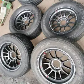 Velg venom 5 ring 18 lebar 9 pcd 6x139,7 ET 0 ban 265/60 R18 Fortuner