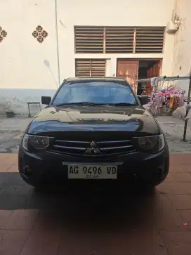Dijual mobil Pick Up Mitsubishi Strada GLX 4x2MT kondisi istimewa