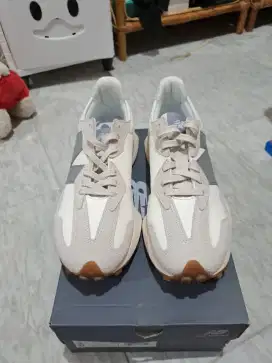 NEW BALANCE 327 MOON BEAM ORIGINAL (BNIB)