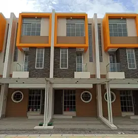 Di Sewakan Rumah di PIK 2 4,5x10 3 Lantai Kosongan