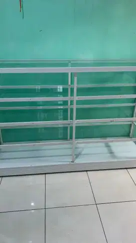 Jual cepat etalase kaca aluminum