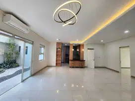 Dijual Rumah Semi Furnished Siap Huni di Kota Baru Parahyangan