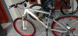 Di Jual Sepeda MTB merk POLYGON dan Specialized Stumjemper