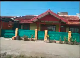 Disewakan rumah di lingkungan asri dekat lapangan bola Barujati