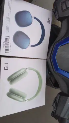 DI JUAL CEPAT  , 2 HEADSET. WARNA HIJAU DAN BIRU. KONDISI MASIH BARU