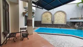 Rumah Mewah Lengkap Ada POOL Di Taman Hunian Satelit Surabaya Barat