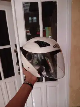 HELM ZEUS 610 WHITE PEARL